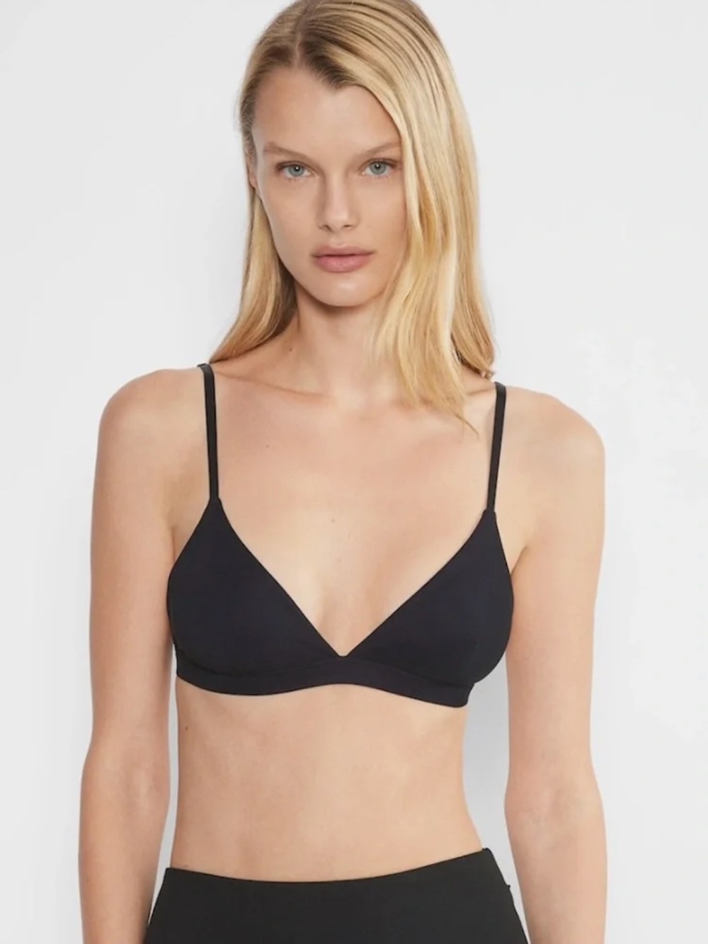 ISO Aritzia Talula Triangle Bralette NWT Size Medium in ANY COLOUR